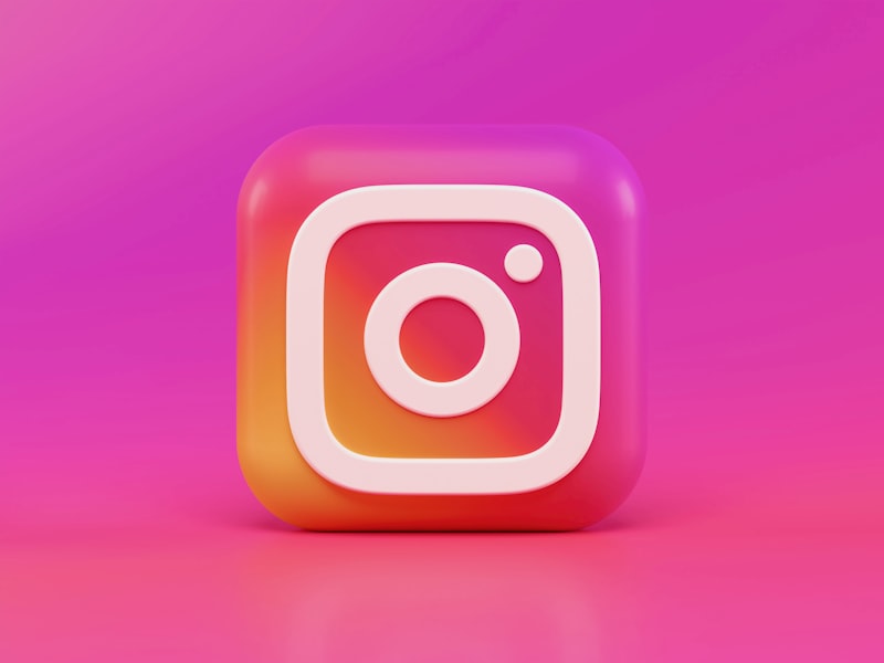 Warning about fake profile viewer apps